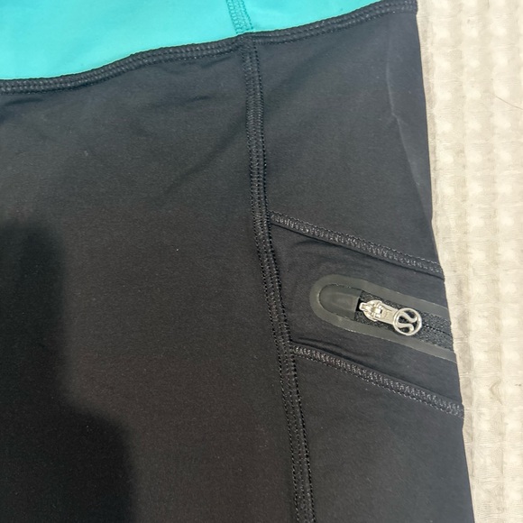 Lululemon like new Stunning capri running pant sz 10. RARE RETIRED STYLE. - Picture 3 of 6